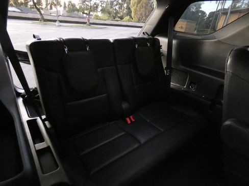 Used 2020 Ford Explorer XLT w/ Equipment Group 202A image 43