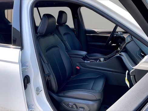 New 2026 Jeep Grand Cherokee L Limited w/ Limited Altitude Package RWD image 20