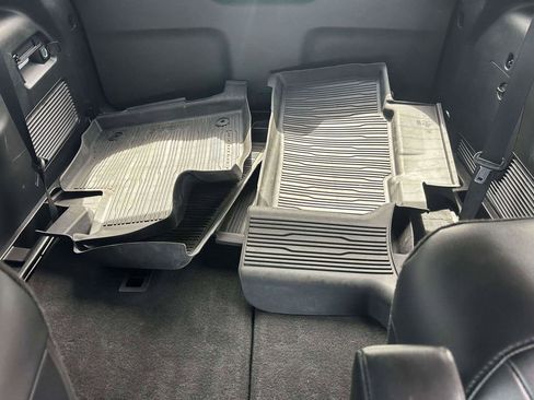 Used 2023 Ford Explorer XLT w/ Equipment Group 202A AWD/4WD image 10