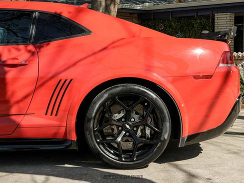 Used 2015 Chevrolet Camaro Z/28 RWD image 5