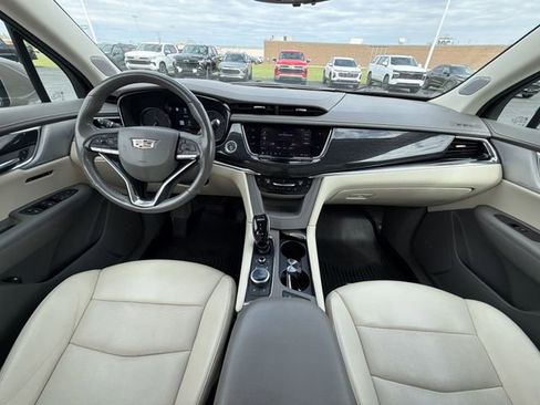 Used 2022 Cadillac XT6 Premium Luxury w/ Technology Package AWD/4WD image 21