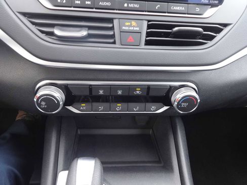 Used 2022 Nissan Altima 2.5 SV image 14