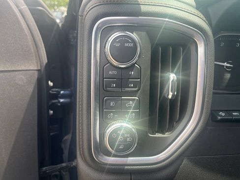 Used 2021 GMC Sierra 2500 AT4 w/ AT4 Premium Plus Package AWD/4WD image 12