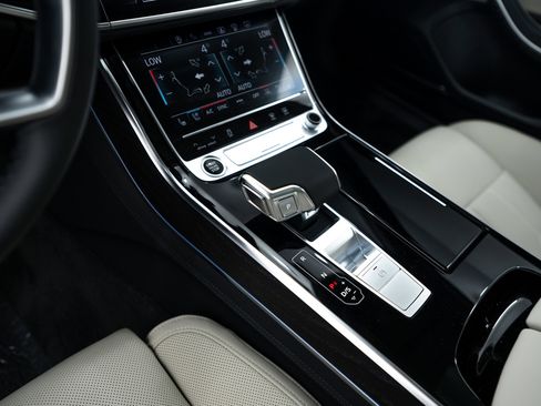 New 2025 Audi A8 L 3.0T image 12