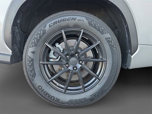 Used 2023 Toyota Highlander Platinum image 10