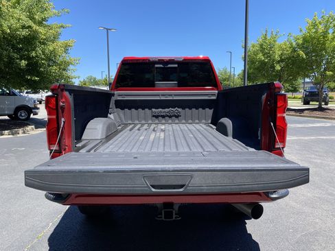 Used 2024 Chevrolet Silverado 2500 High Country w/ Technology Package AWD/4WD image 11