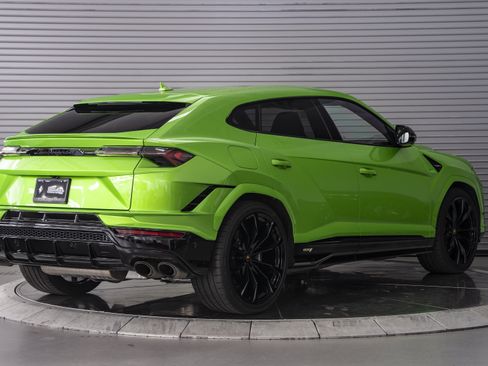 Used 2024 Lamborghini Urus S AWD/4WD image 5