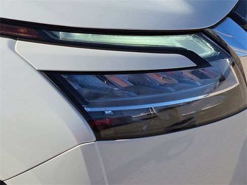 Used 2022 Nissan Pathfinder SL w/ SL Premium Package image 8