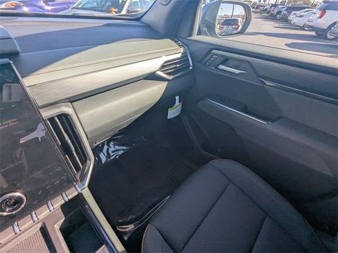 New 2025 GMC Acadia AT4 image 18