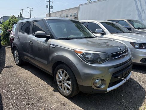 Used 2018 Kia Soul + FWD image 1