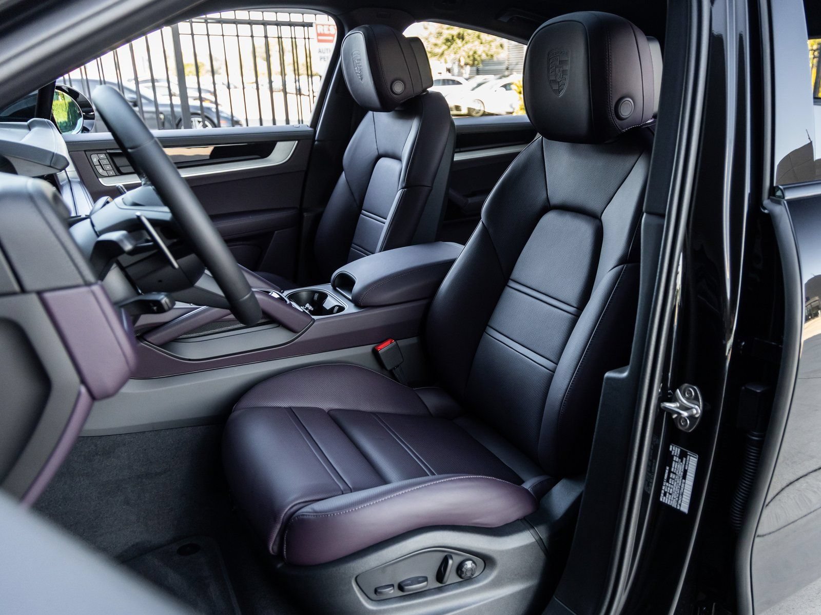 Certified 2026 Porsche Cayenne Coupe AWD/4WD image 5