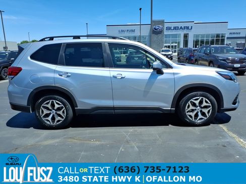 Used 2022 Subaru Forester Premium AWD/4WD image 29