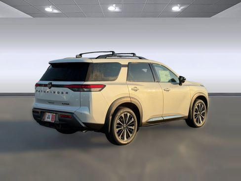 New 2026 Nissan Pathfinder Platinum w/ Cargo Package FWD image 9