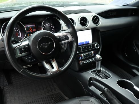 Used 2020 Ford Mustang Premium RWD image 21