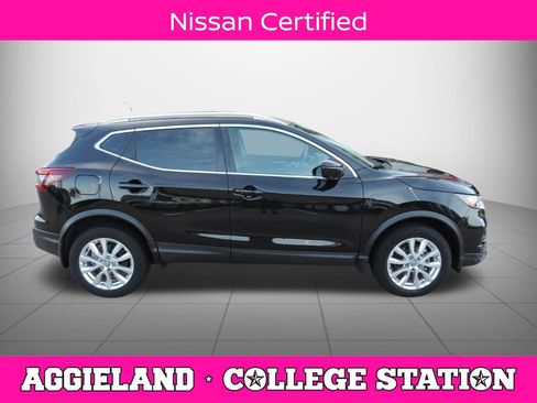 Certified 2021 Nissan Rogue Sport SV w/ Technology Package FWD image 2