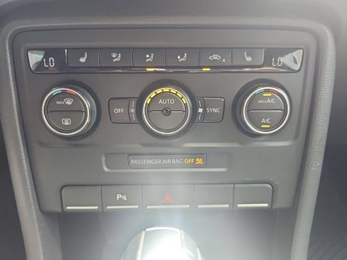 Used 2016 Volkswagen Beetle 1.8T Dune FWD image 20