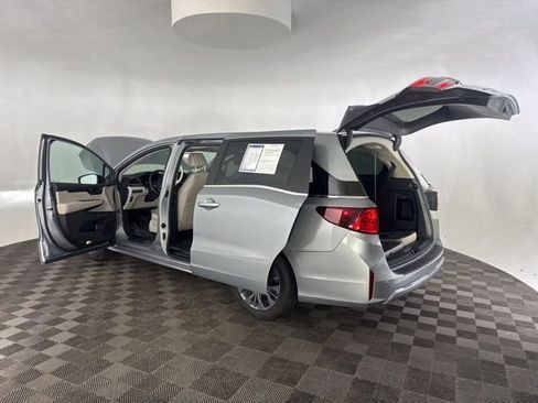 Certified 2026 Honda Odyssey Touring image 21
