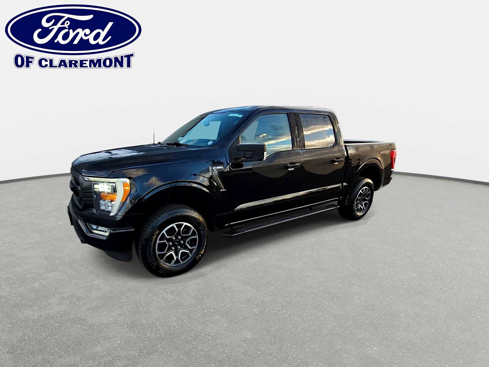 Used 2021 Ford F150 XLT w/ Equipment Group 302A High AWD/4WD image 4