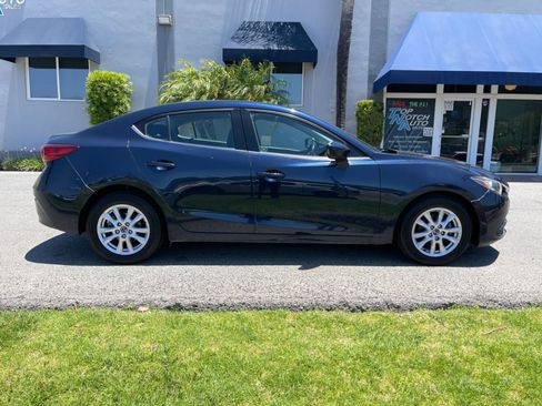 Used 2016 MAZDA MAZDA3 i Sport w/ Preferred Equipment Package FWD image 4