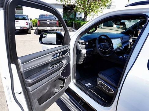 New 2026 Jeep Grand Wagoneer Limited w/ Premium Group II AWD/4WD image 43