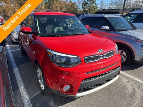 Used 2019 Kia Soul + image 2