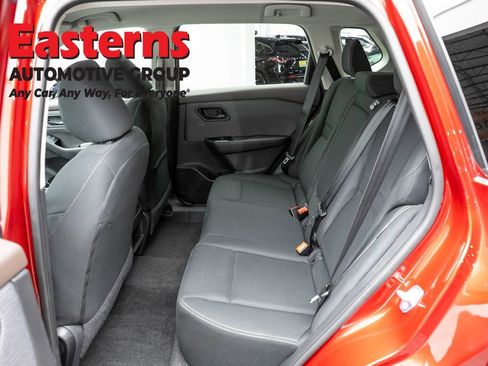 Used 2023 Nissan Rogue S AWD/4WD image 21