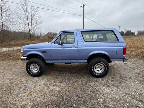 Used 1996 Ford Bronco Custom image 7