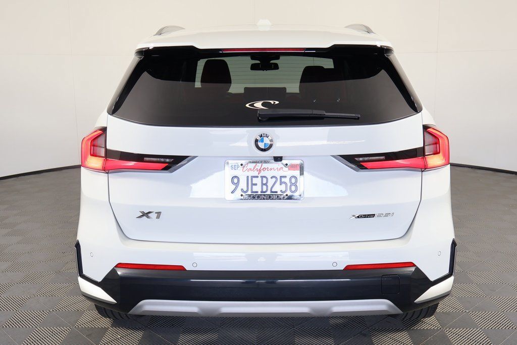 Used 2023 BMW X1 xDrive28i w/ Convenience Package AWD/4WD image 5