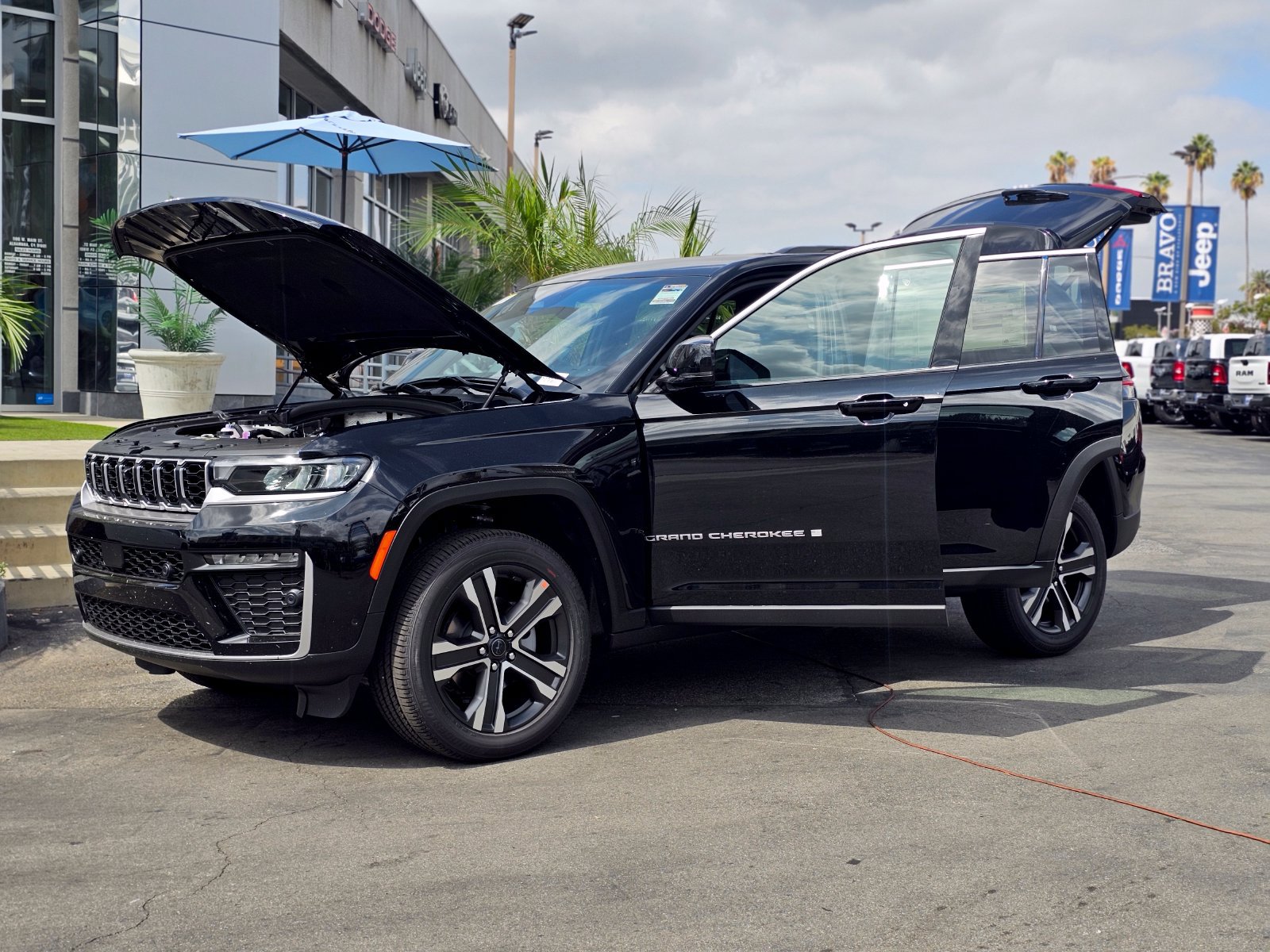New 2027 Jeep Grand Cherokee Limited AWD/4WD image 15