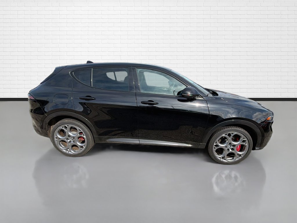 Used 2024 Alfa Romeo Tonale Veloce AWD/4WD image 9
