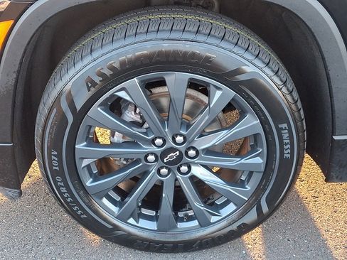Used 2023 Chevrolet Traverse RS w/ LPO, Floor Liner Package AWD/4WD image 7