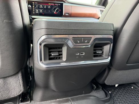 Used 2024 GMC Sierra 3500 Denali Ultimate AWD/4WD image 25