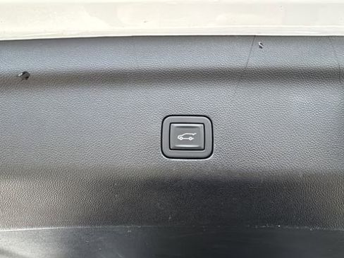 Used 2023 Chevrolet Tahoe Premier image 39