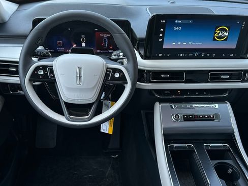 New 2026 Lincoln Aviator 2WD image 13