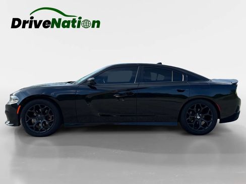 Used 2019 Dodge Charger R/T RWD image 8