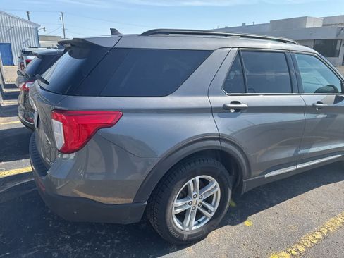 Used 2023 Ford Explorer XLT AWD/4WD image 26