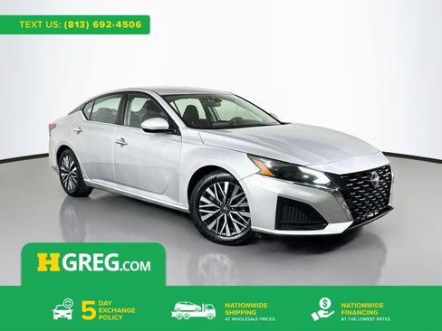 Used 2023 Nissan Altima 2.5 SV FWD image 1
