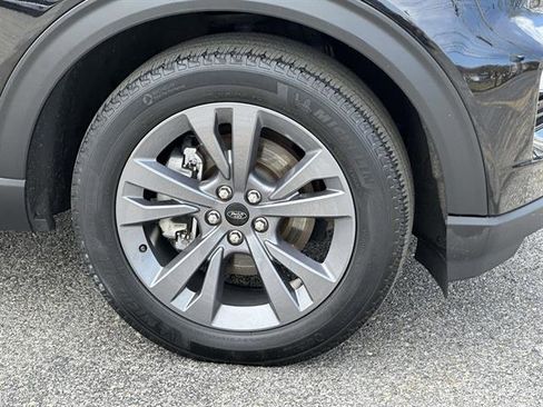 Used 2023 Ford Explorer XLT w/ Equipment Group 202A image 7