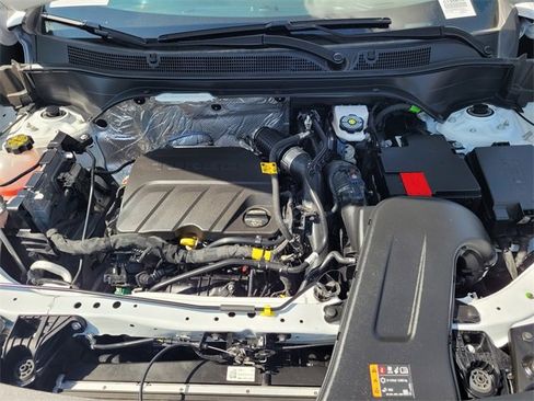 Certified 2025 Chevrolet Trax LS image 26