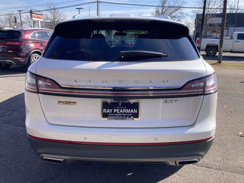Used 2019 Lincoln Nautilus Select image 6