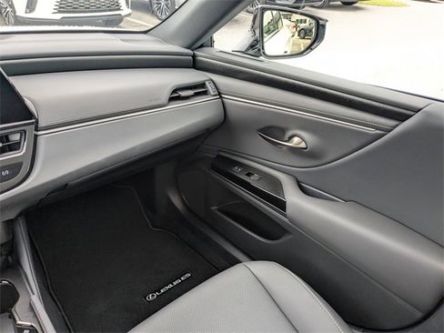 Certified 2025 Lexus ES 350 w/ Premium Package image 16