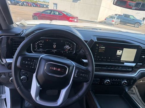 Used 2025 GMC Sierra 2500 SLE w/ SLE Value Package; AWD/4WD image 21