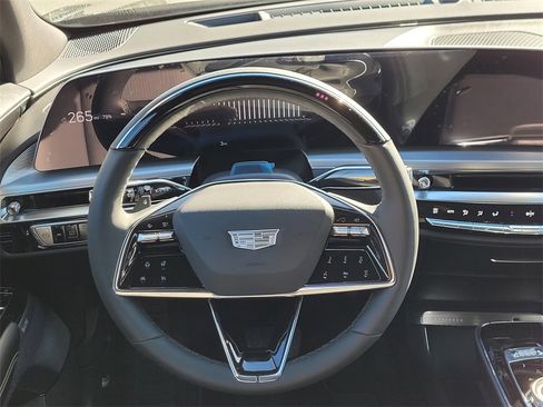 New 2026 Cadillac Lyriq Premium Luxury image 9