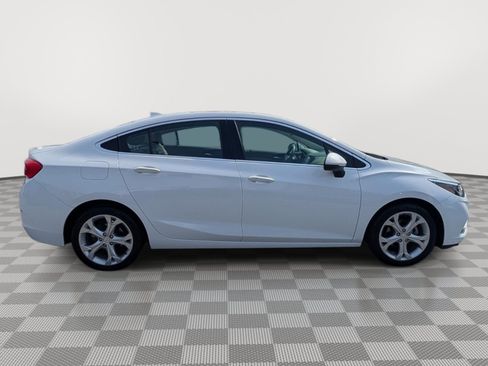 Used 2017 Chevrolet Cruze Premier FWD image 6