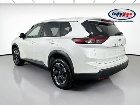 Used 2025 Nissan Rogue SV AWD/4WD image 5
