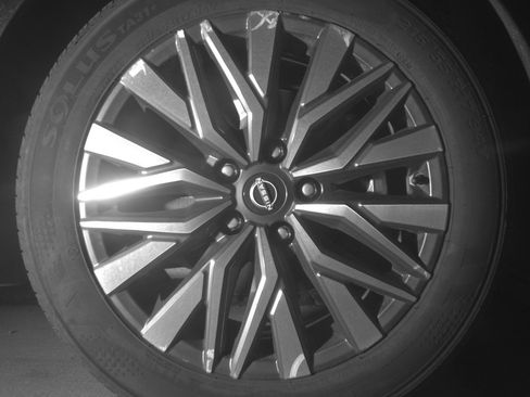 Used 2025 Nissan Altima 2.5 SV FWD image 13