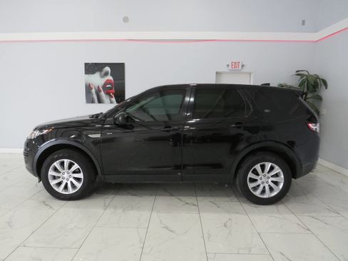 Used 2018 Land Rover Discovery Sport SE image 6