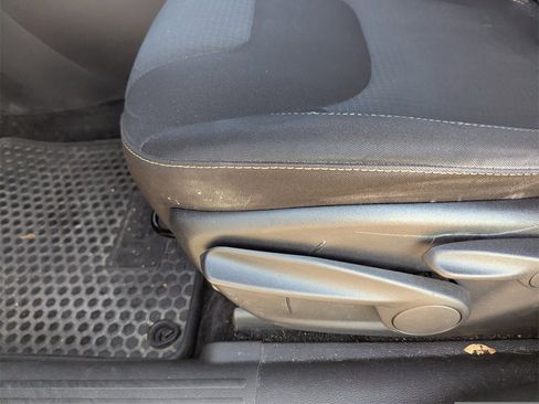 Used 2016 Jeep Cherokee Latitude w/ Cold Weather Group image 27