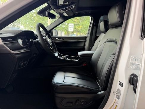 New 2026 Jeep Grand Cherokee Limited AWD/4WD image 13