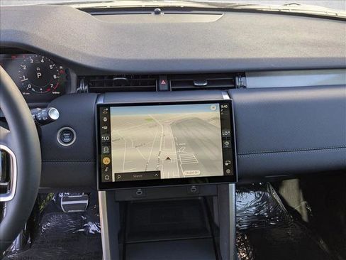 Used 2024 Land Rover Discovery Sport Dynamic SE image 13